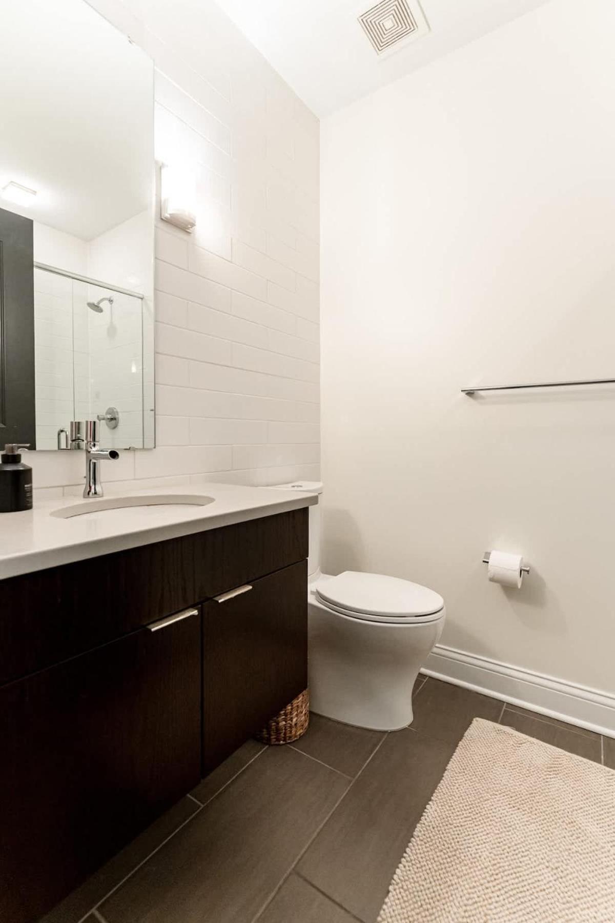 Lux Washington-park Rooftop Patio-free Parking Apartment