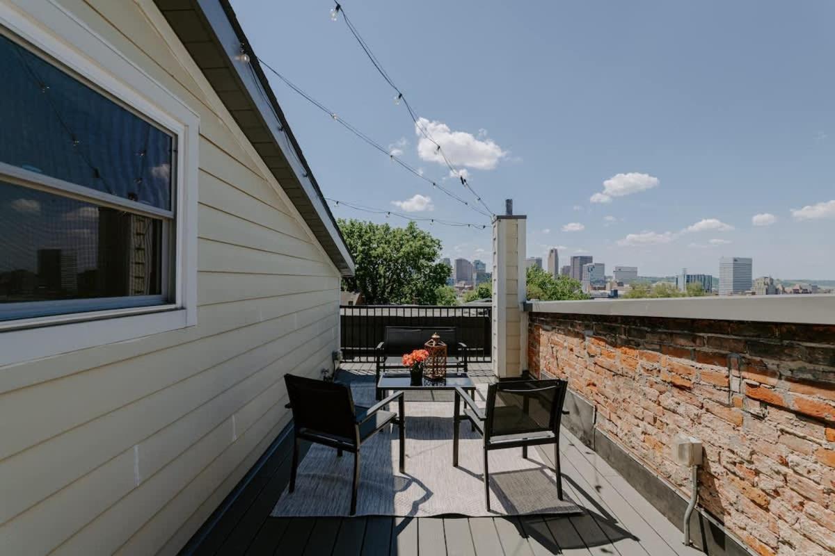 Stunning 4br Townhome Rooftop Views