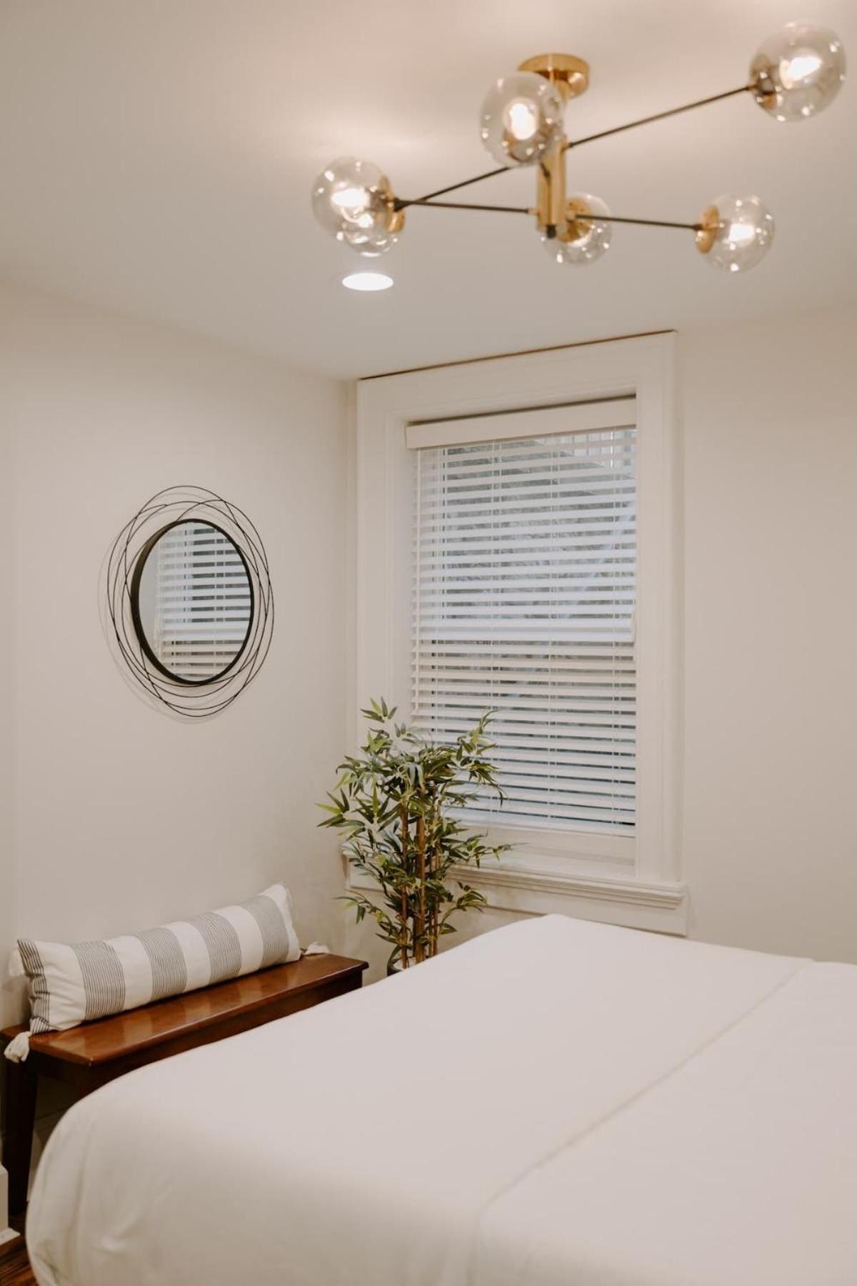 Holiday home Stunning 4br Townhome Rooftop Views *