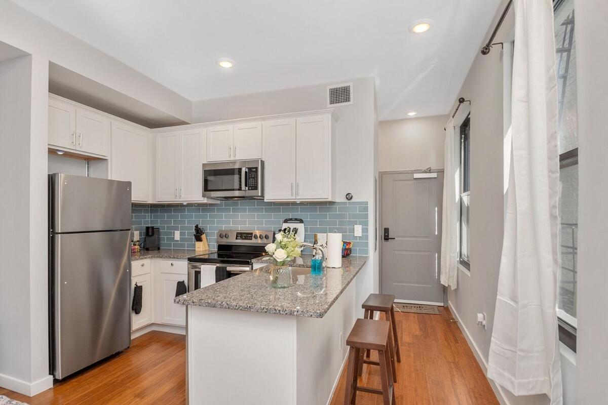 Sleep Like A King - Otr- Free Light Rail ! Apartment