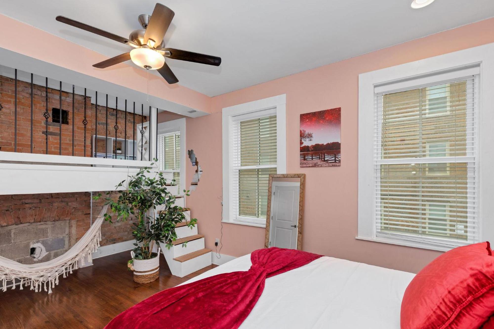 Holiday home Cozy 4br W Massage Chair Arcade Heated Floor *