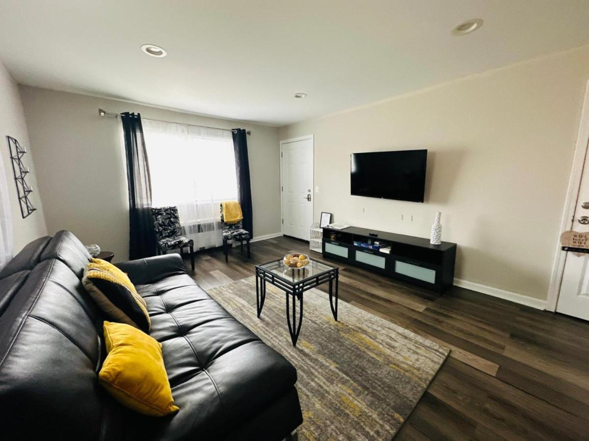 Reading-stylish For Contemporary Comfort Apartment