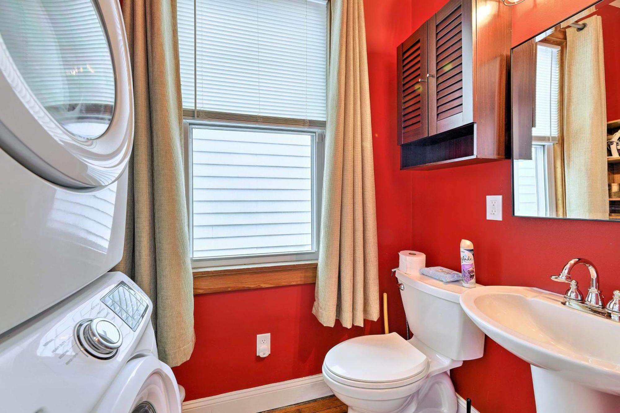 With Deck And Private Hot Tub! * Cincinnati