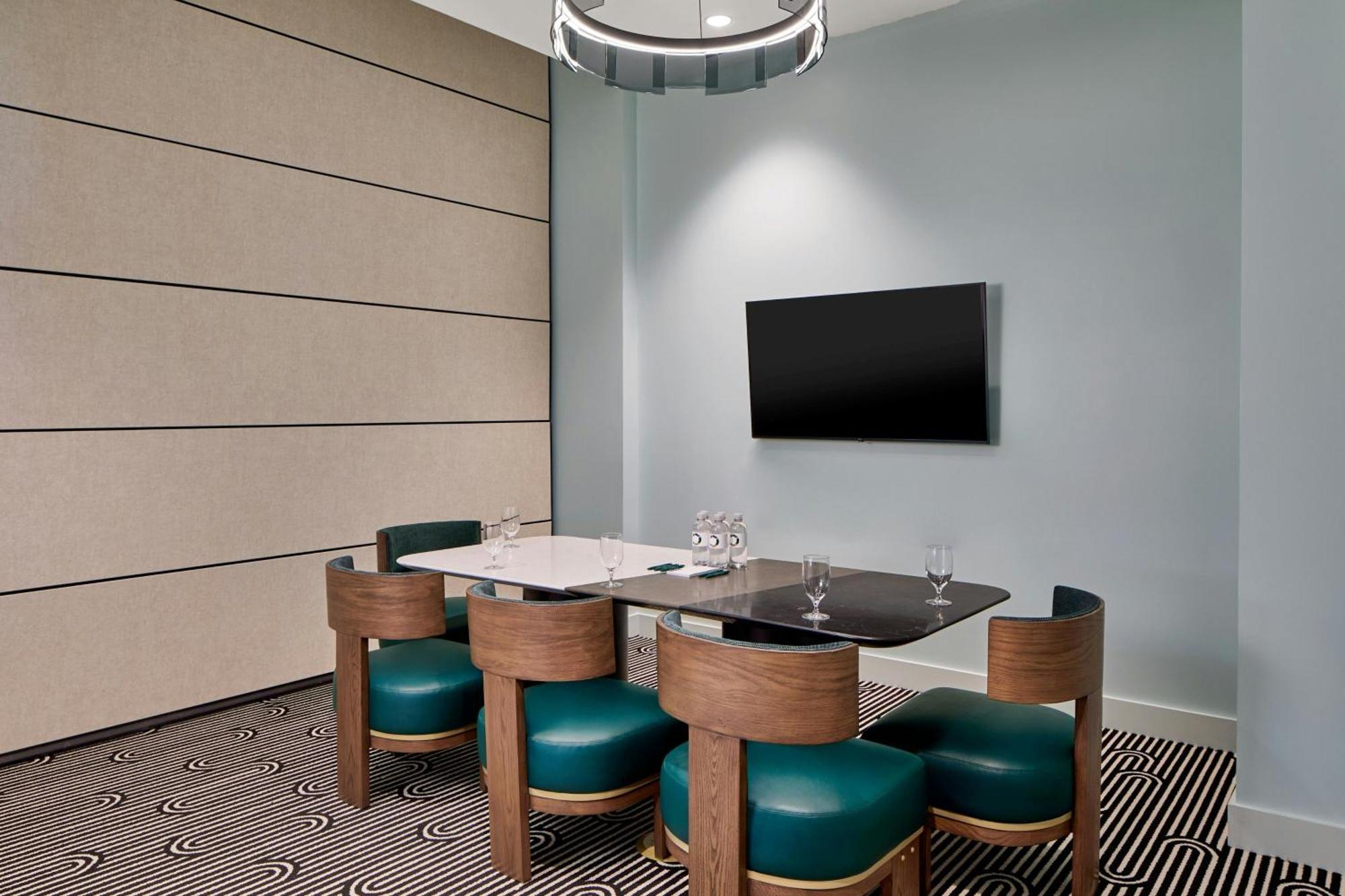 Celare, Midtown, A Tribute Portfolio Hotel Cincinnati