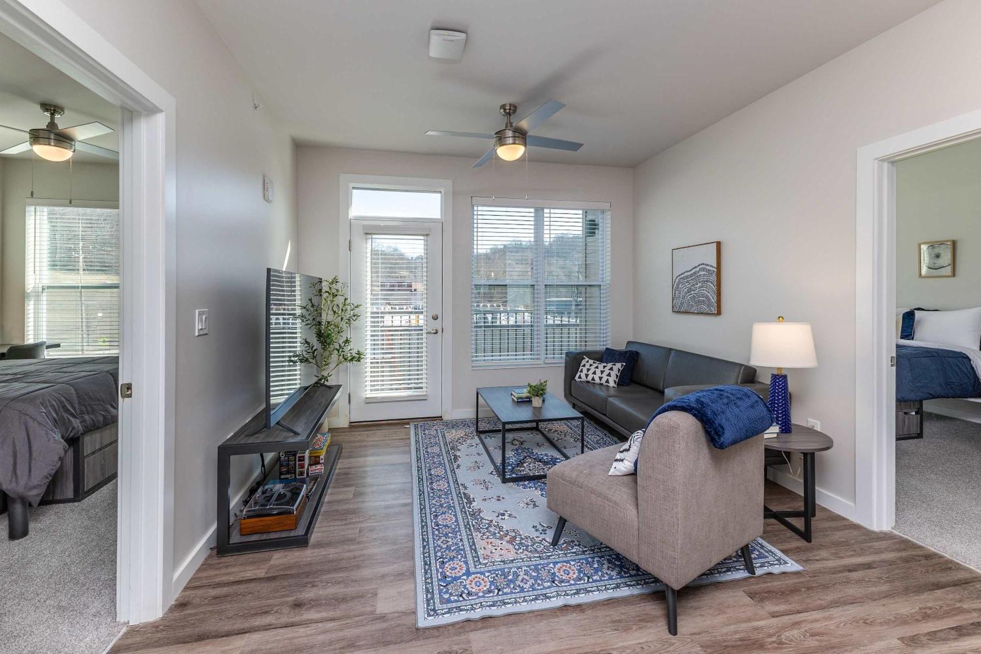 Modern Close To Dining & Entertainment