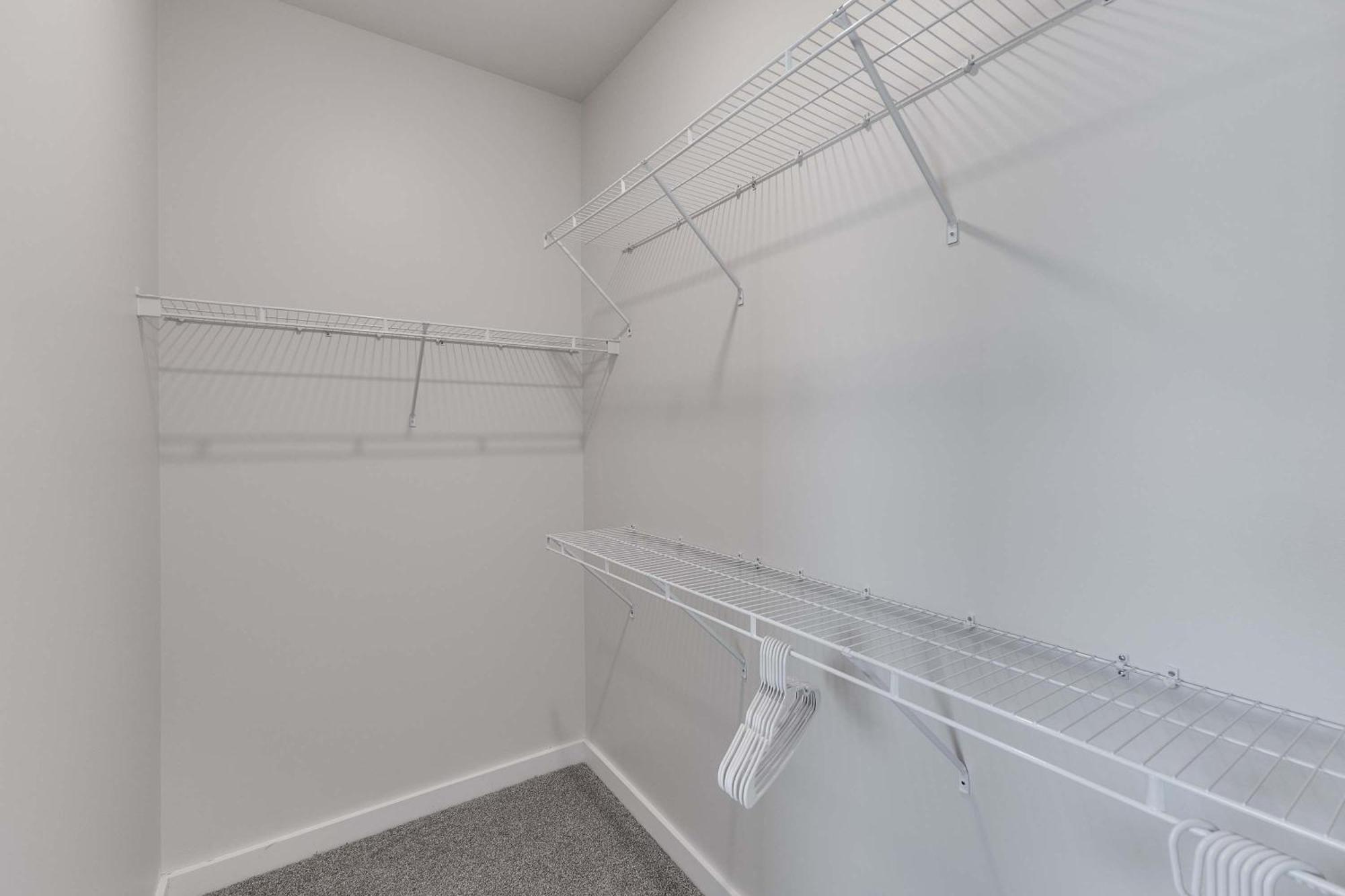 Modern Close To Dining & Entertainment