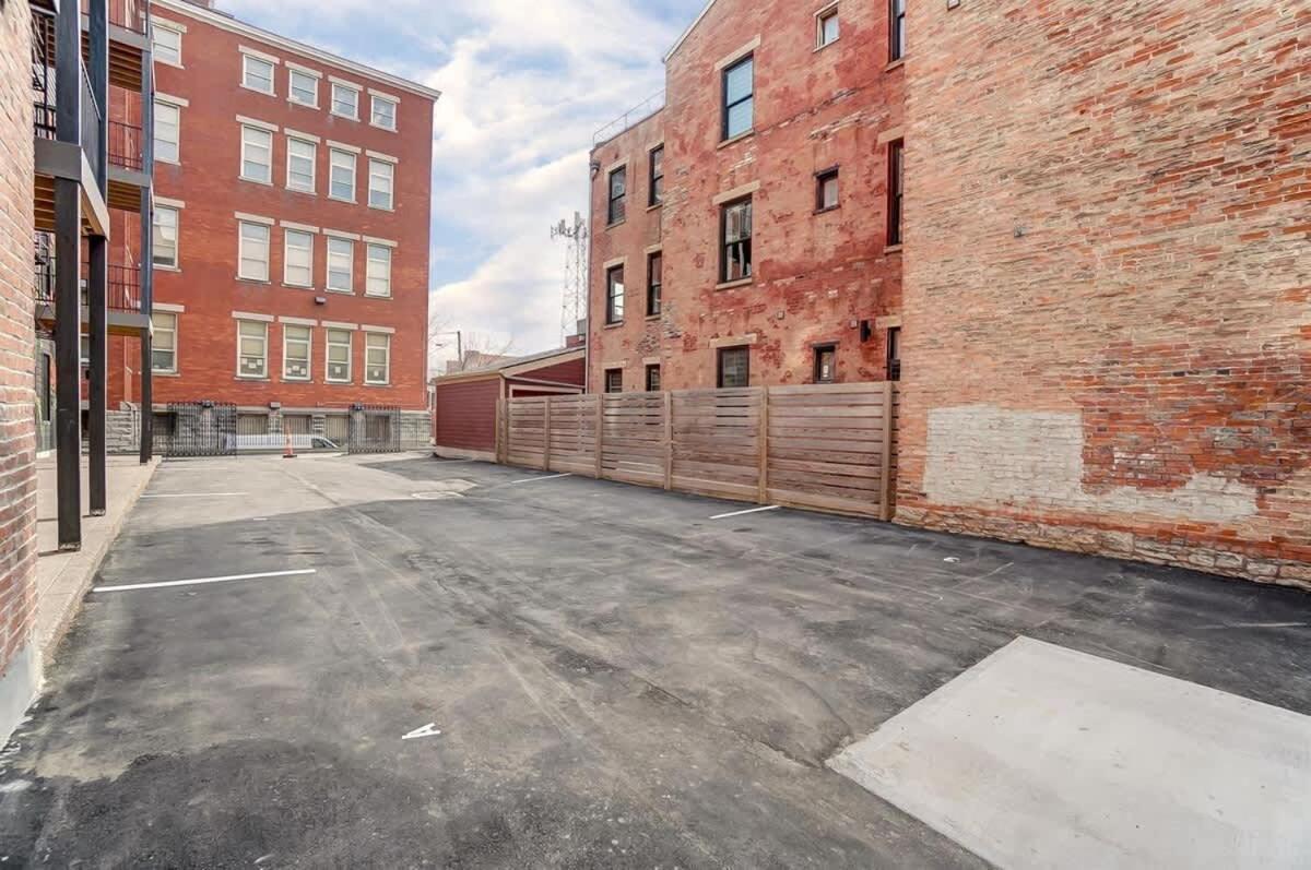 Vaughn Lofts # 4 Holiday home