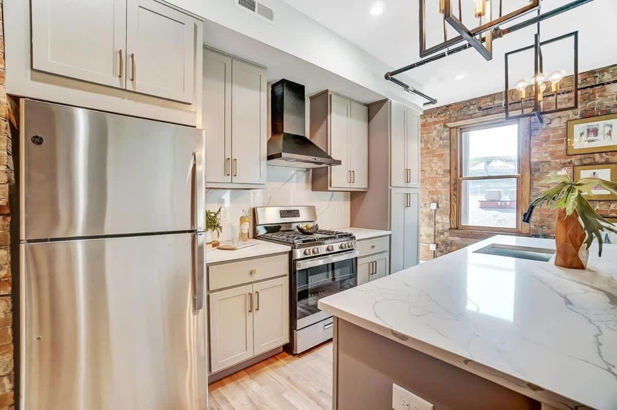 Vaughn Lofts # 4 *