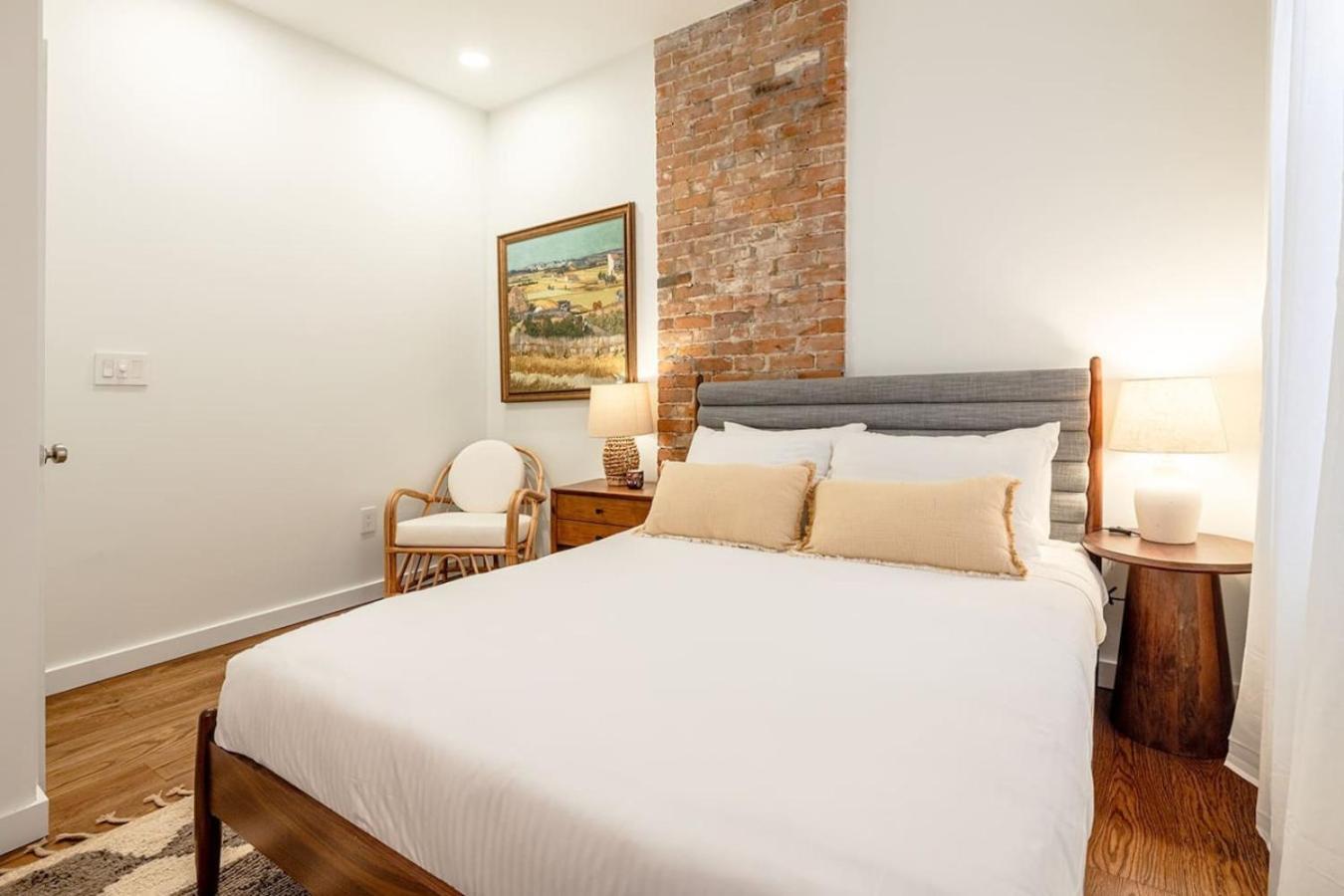 Apartment Walk To - Washington Park - Gorgeous 2br *