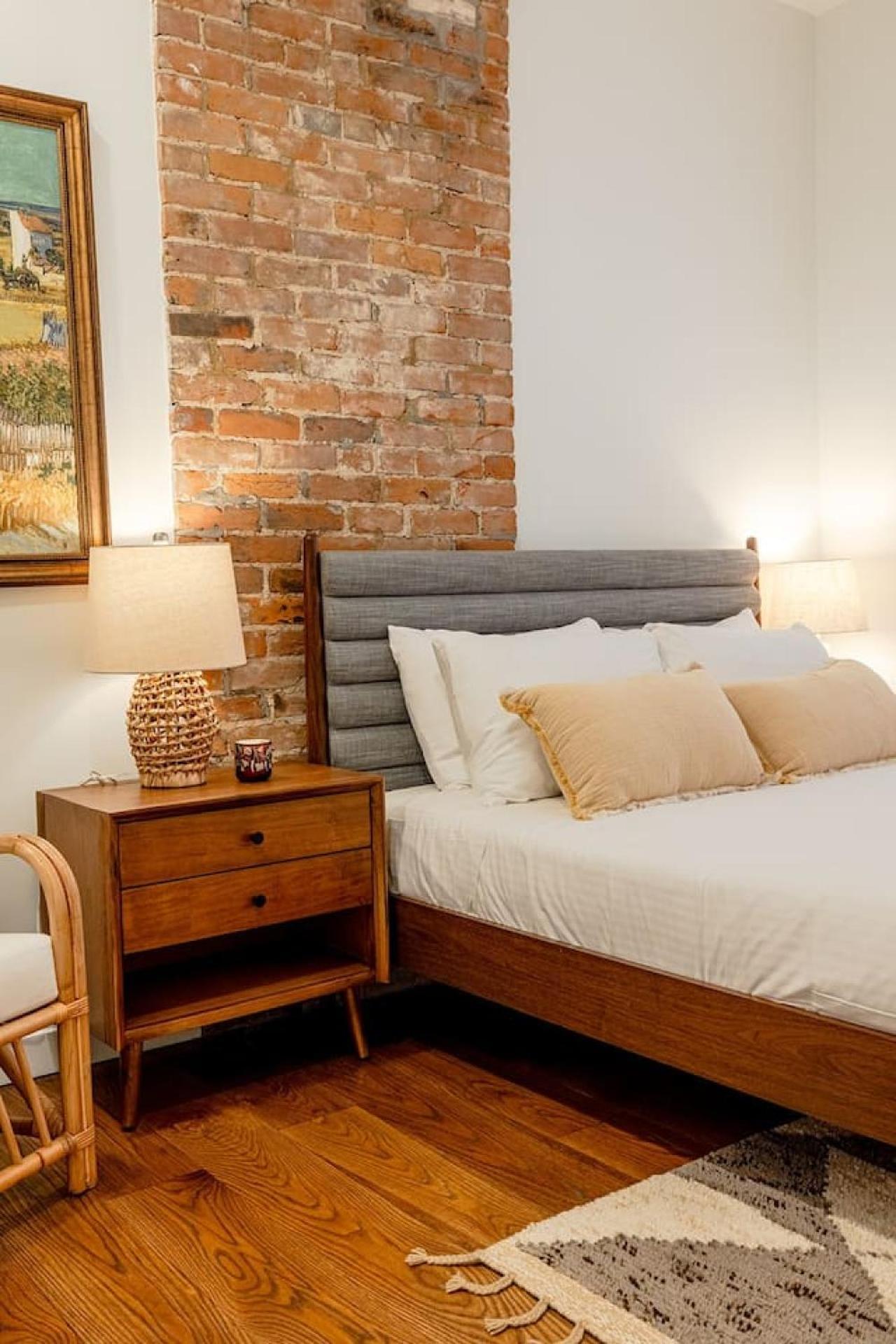 Apartment Walk To - Washington Park - Gorgeous 2br *