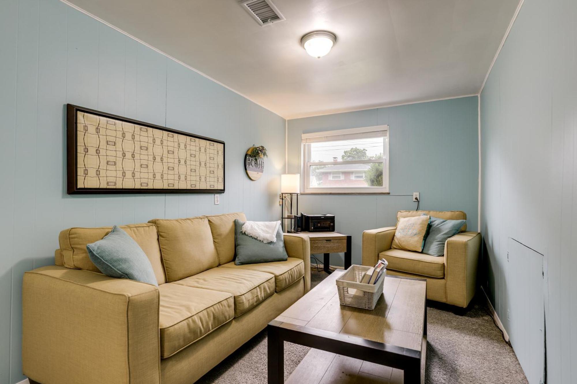 10 Mi To Dtwn With Patio And Yard! Holiday home *