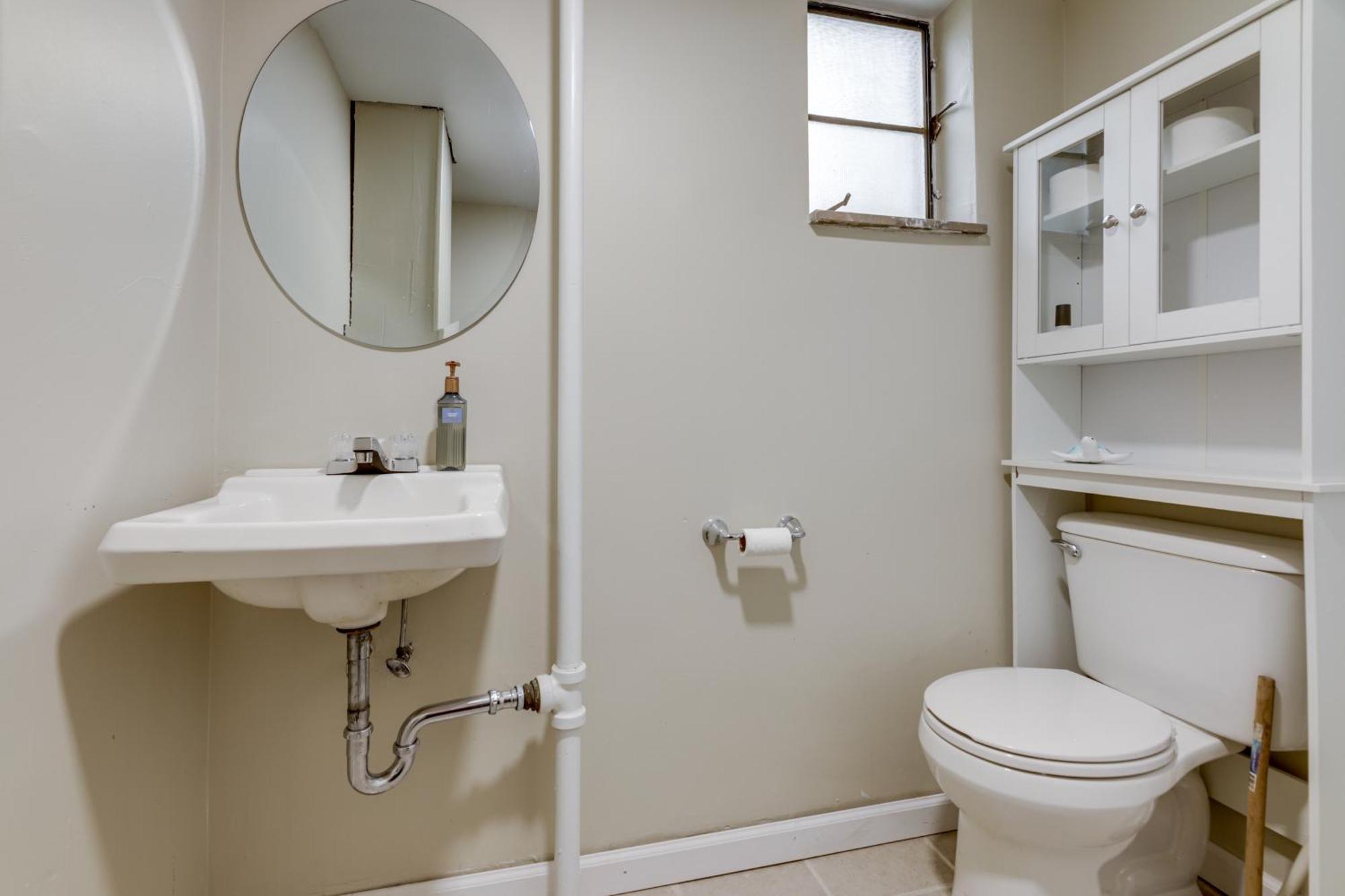 10 Mi To Dtwn With Patio And Yard! Holiday home *
