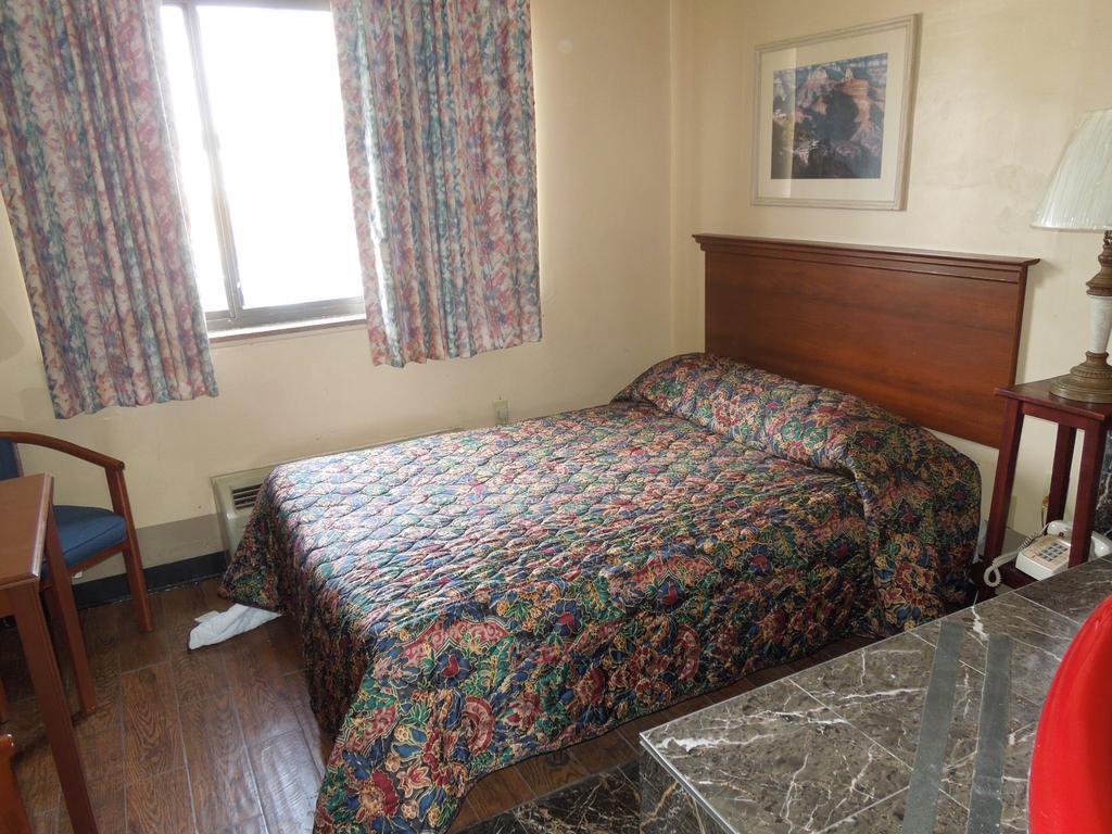 Budget Host Town Center Motel Cincinnati