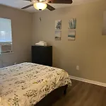Carter #6 Two Bedroom Apartment Near Xavier