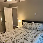 Carter #6 Two Bedroom Apartment Near Xavier