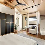 Lux Washington Park - Rooftop Patio - Free Parking
