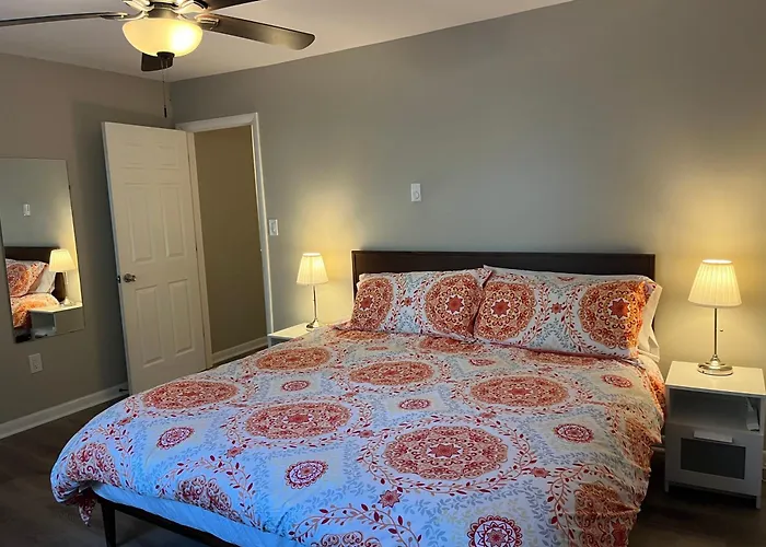 Carter #6 Two Bedroom Apartment Near Xavier