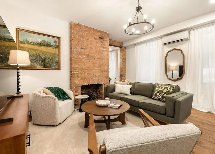 Walk To All - Washington Park - Gorgeous 2Br Condo