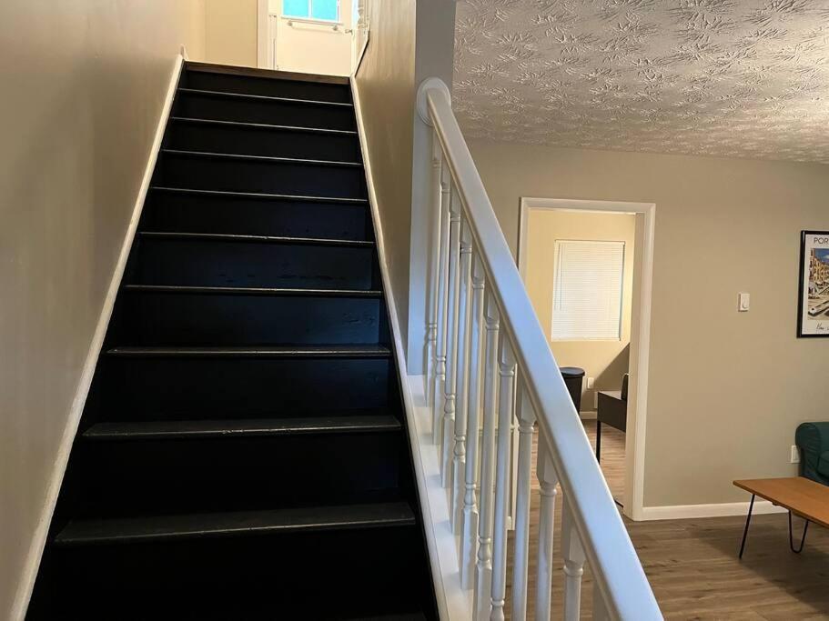 Carter #6 Two Bedroom Near Xavier Cincinnati