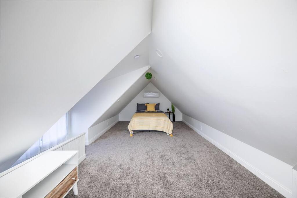 Newly Renovated House-10 Minutes From Downtown Cincinnati