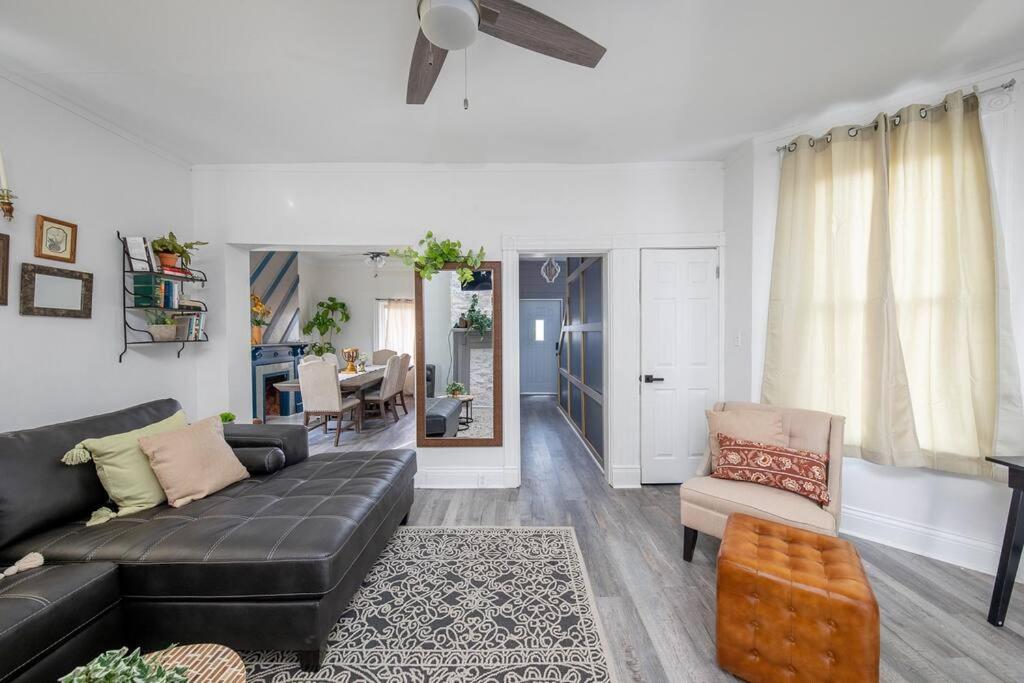 Holiday home Newly Renovated House-10 Minutes From Downtown