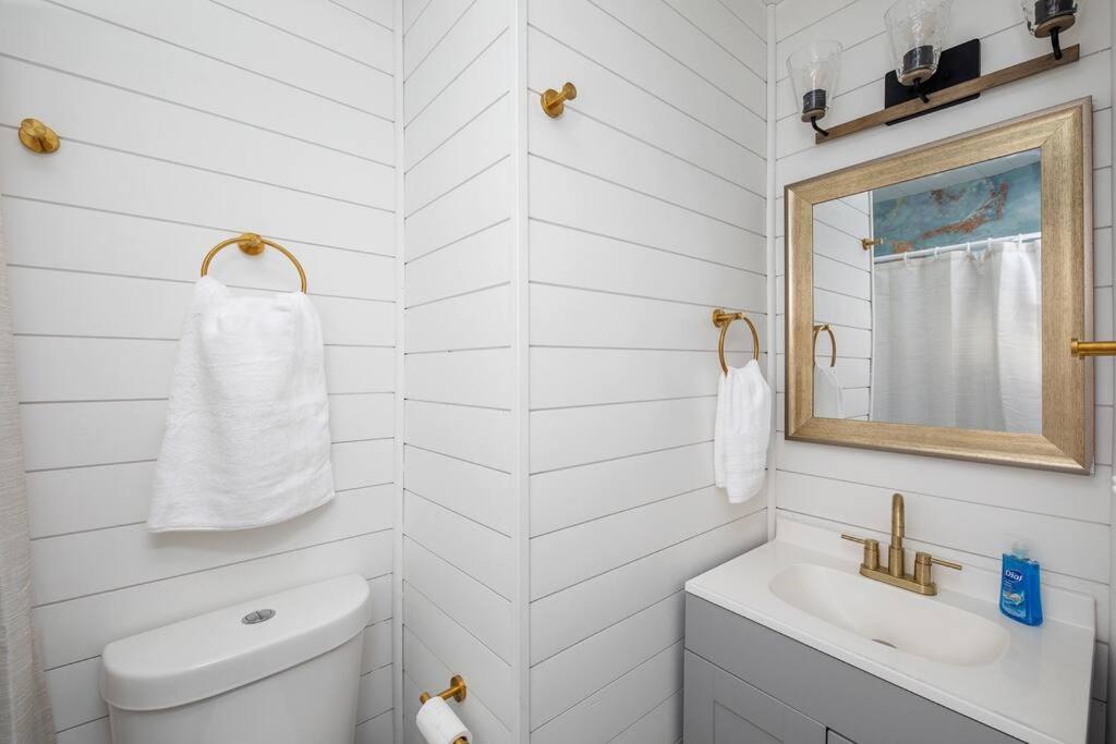 Newly Renovated House-10 Minutes From Downtown