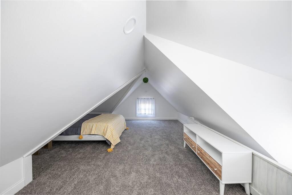 Newly Renovated House-10 Minutes From Downtown Holiday home Cincinnati