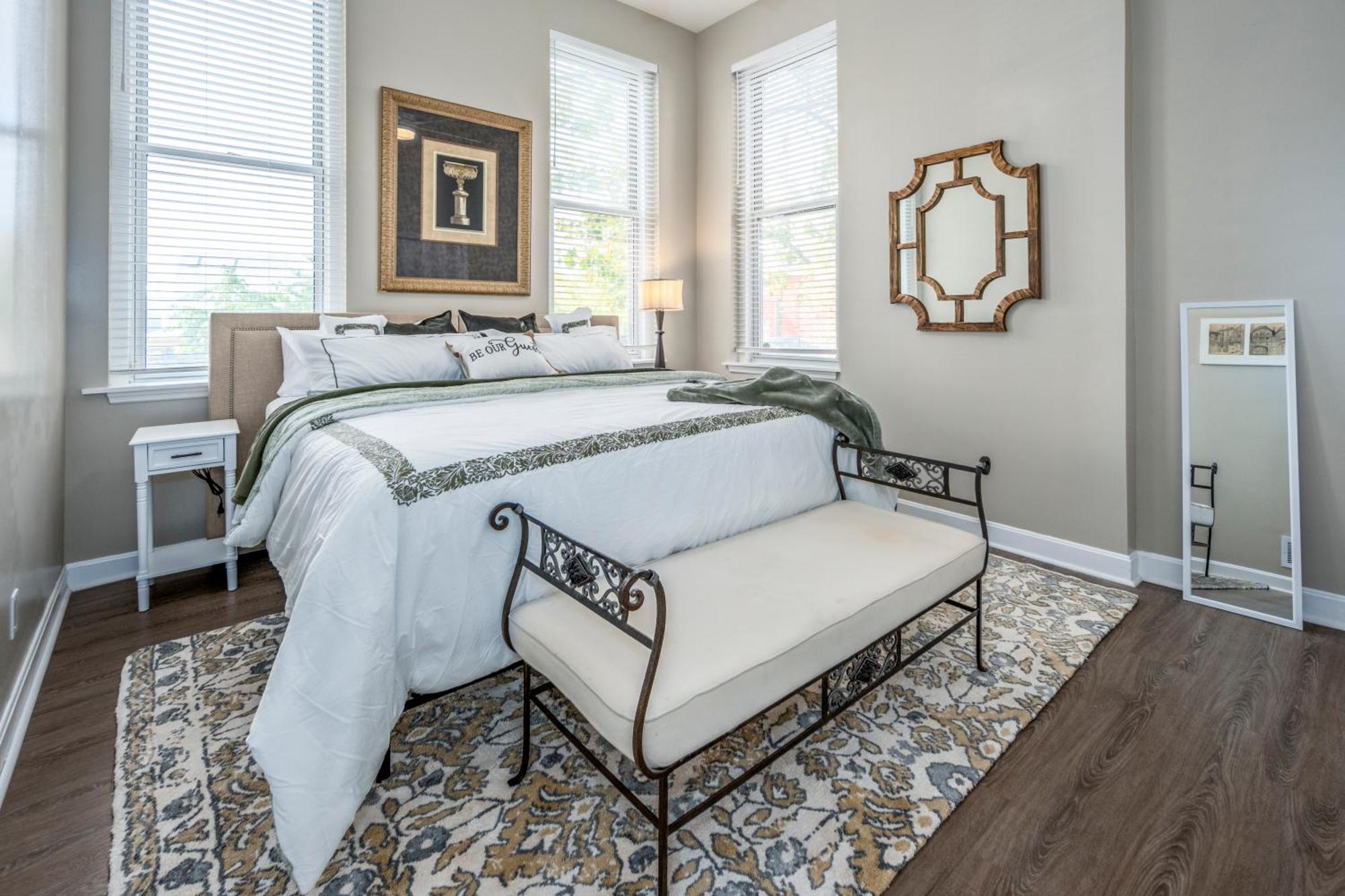 Apartment Near Otr And Tql,75in Tv, Lux Beds And Wifi, Free Parking Cincinnati