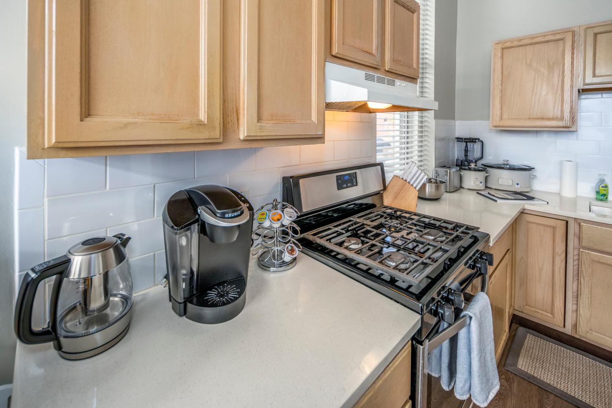 Apartment Near Otr And Tql,75in Tv, Lux Beds And Wifi, Free Parking