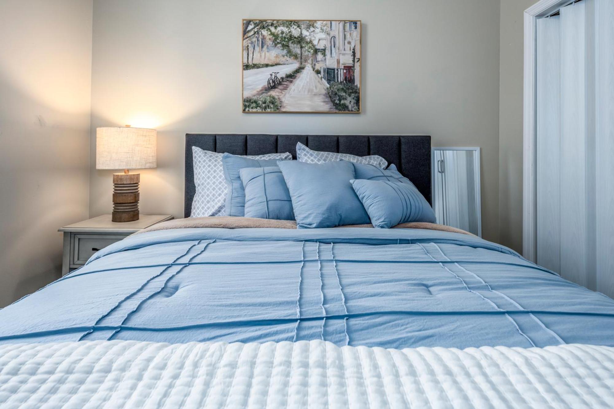 Near Otr And Tql,75in Tv, Lux Beds And Wifi, Free Parking Cincinnati
