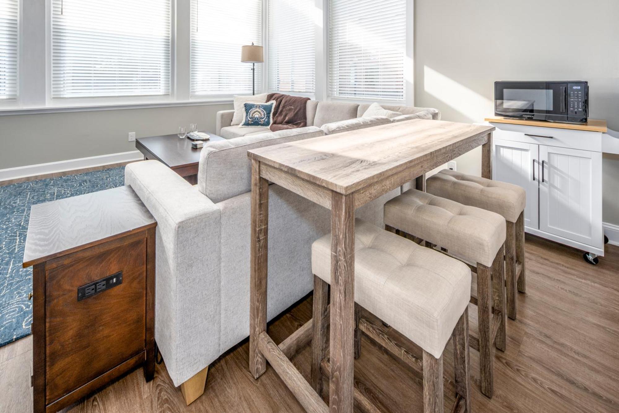 Near Otr And Tql,75in Tv, Lux Beds And Wifi, Free Parking