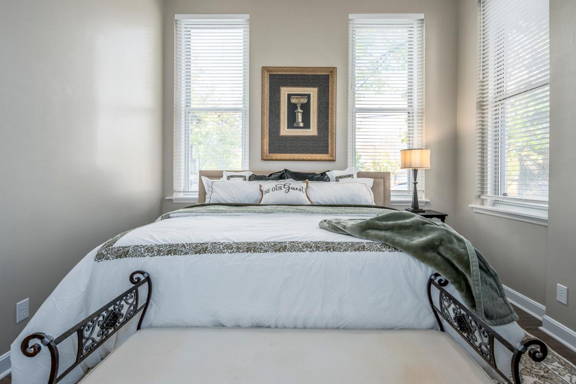 Near Otr And Tql,75in Tv, Lux Beds And Wifi, Free Parking * Cincinnati