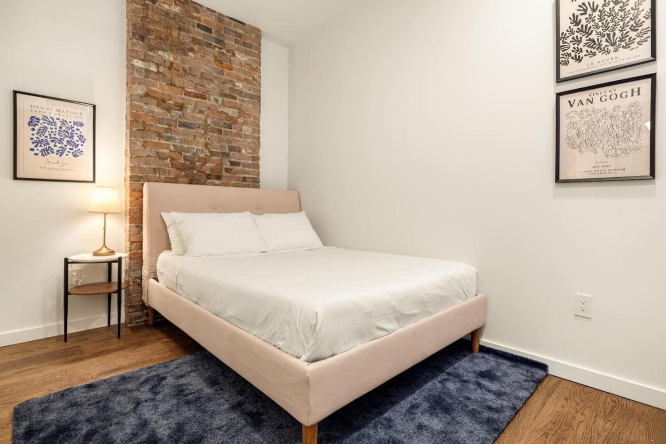 Walk To - Washington Park - Gorgeous 2br Holiday home *