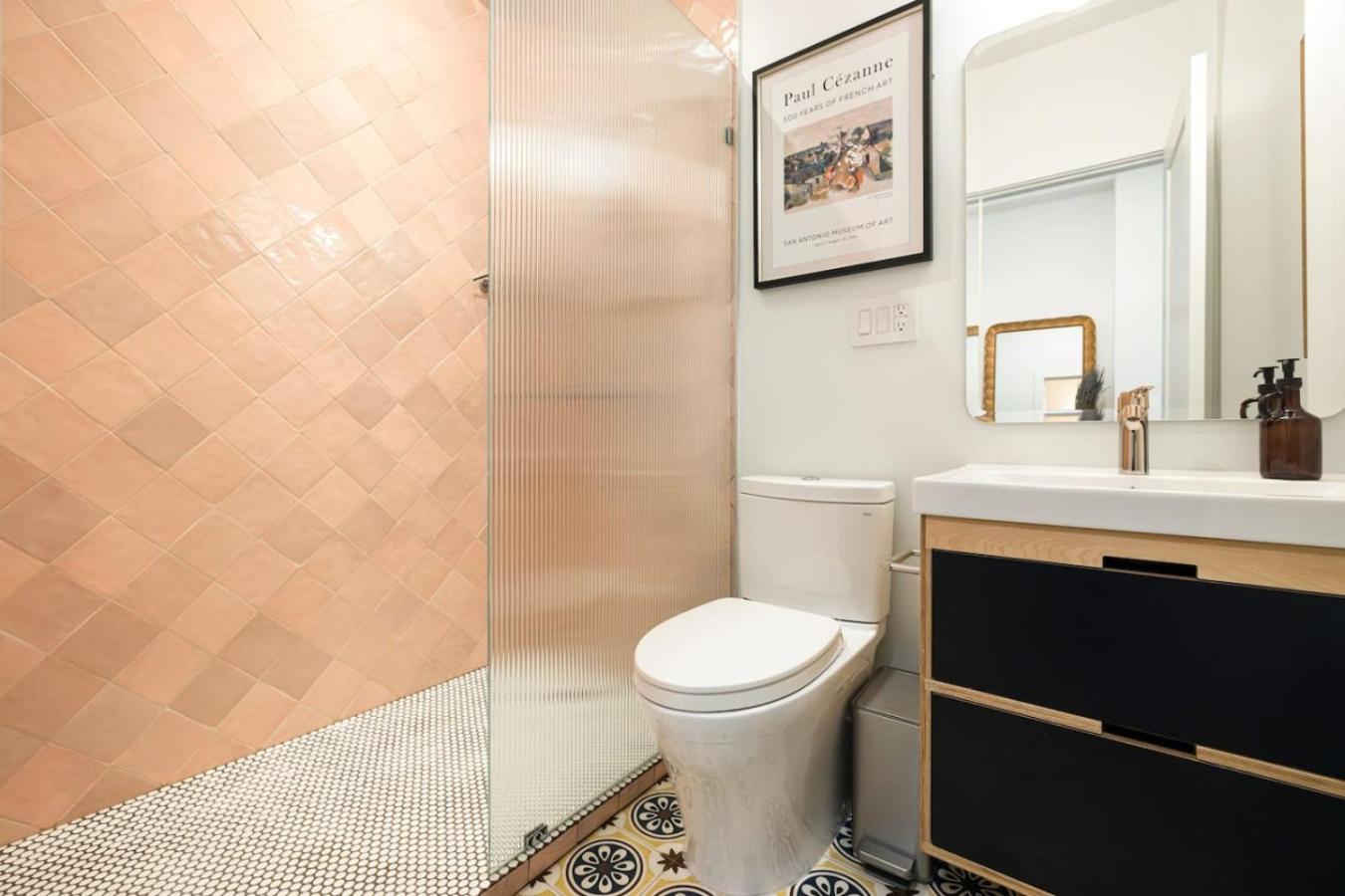 Lux Washington Park - Rooftop Patio - Free Parking *