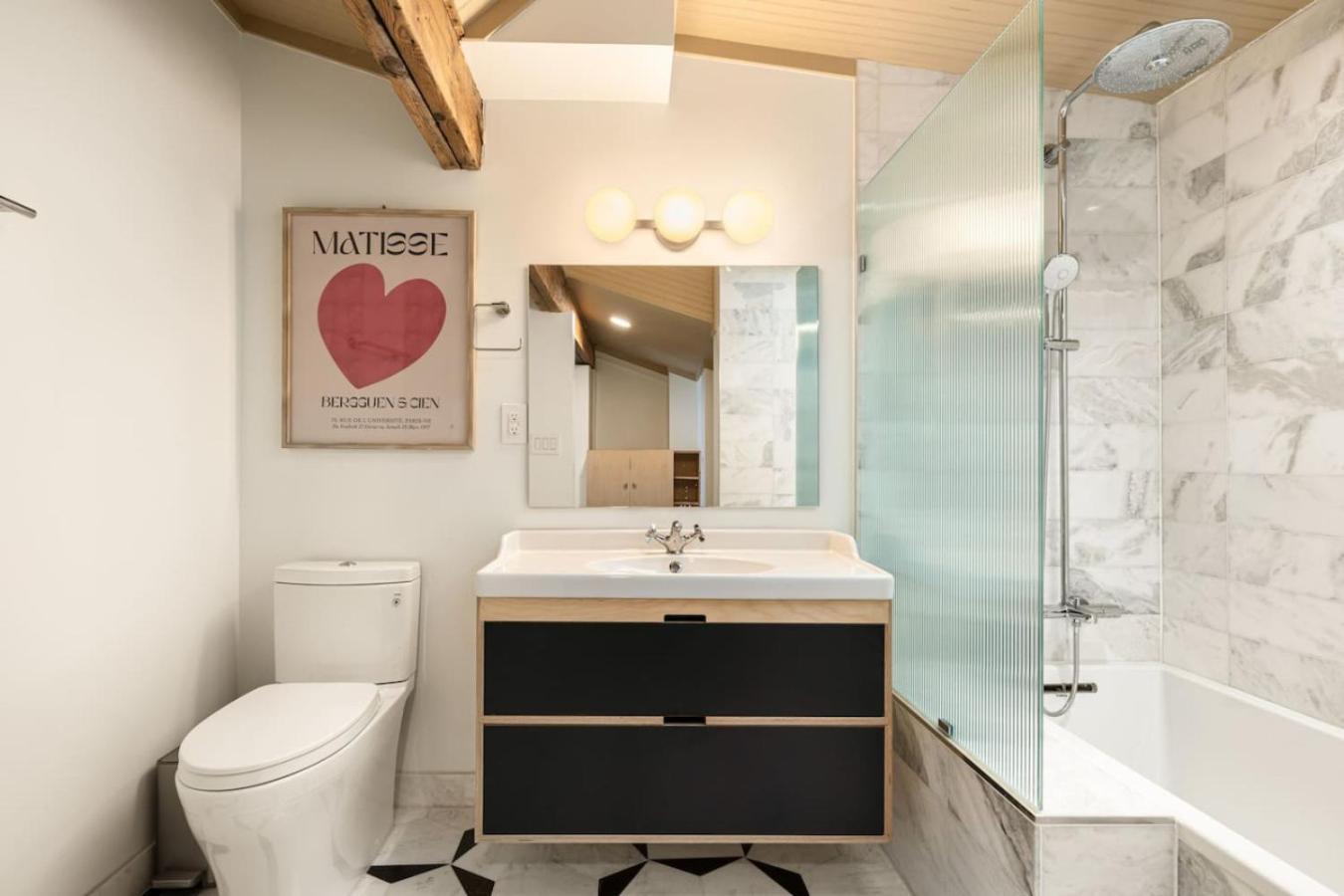 Apartment Lux Washington Park - Rooftop Patio - Free Parking *