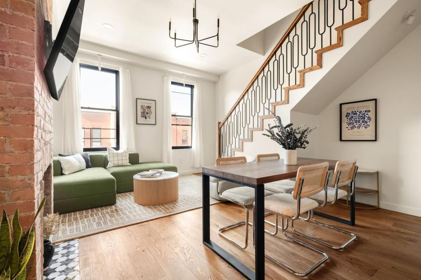 Lux Washington Park - Rooftop Patio - Free Parking Apartment *