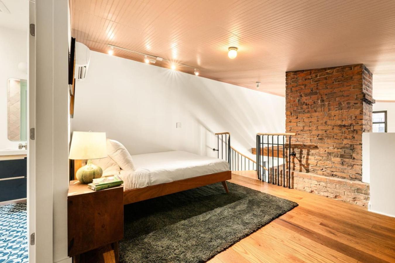 Luxury Loft Near Washington Park - Rooftop Deck * Cincinnati