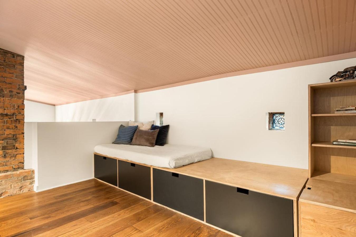 Luxury Loft Near Washington Park - Rooftop Deck Apartment Cincinnati
