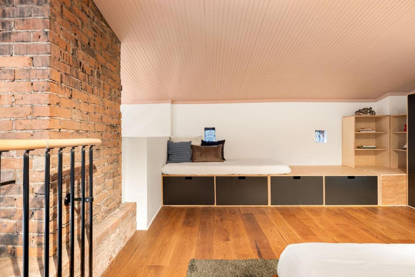 Luxury Loft Near Washington Park - Rooftop Deck * Cincinnati