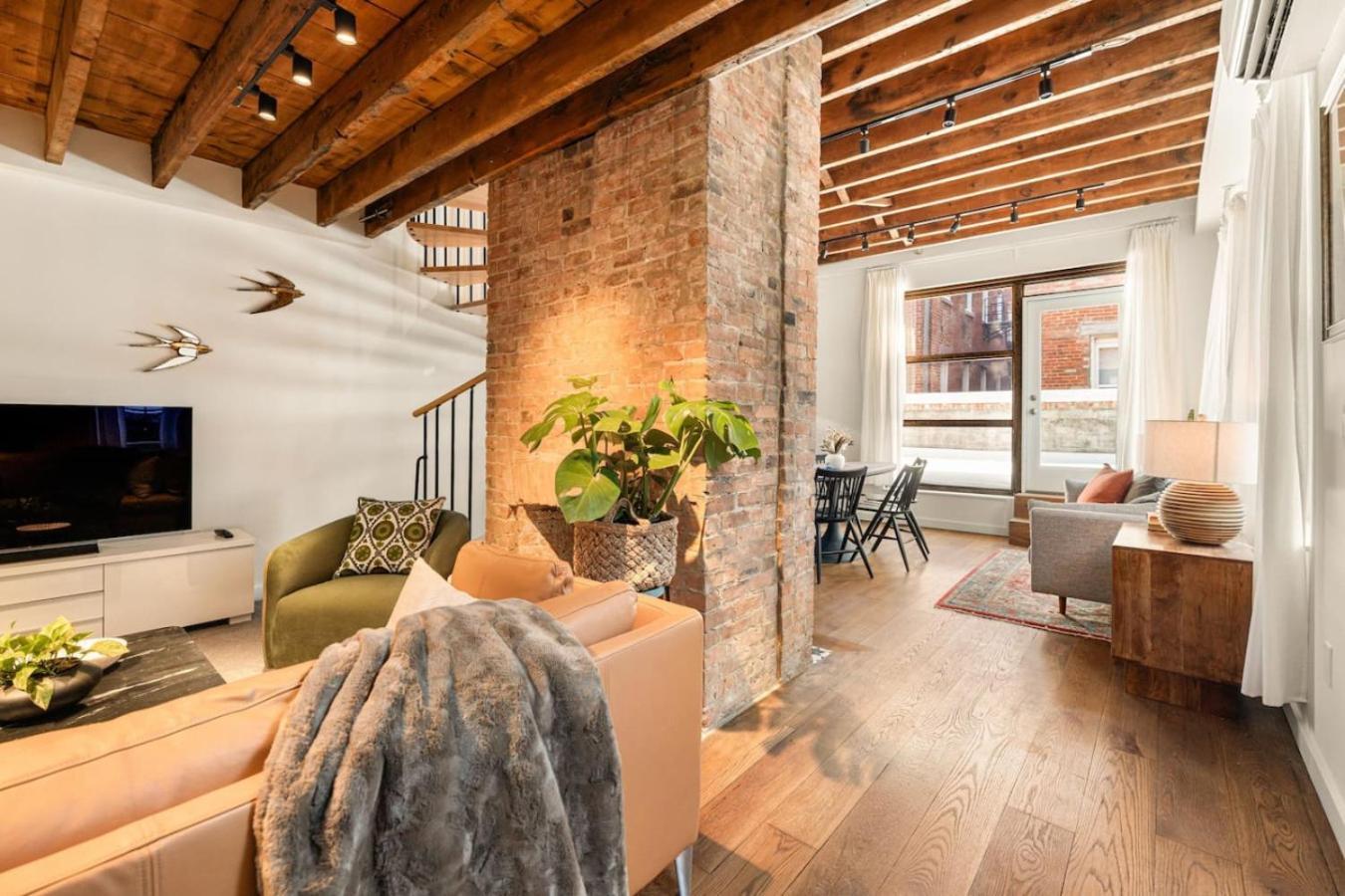 Luxury Loft Near Washington Park - Rooftop Deck Apartment Cincinnati